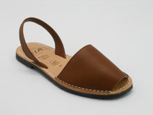 Carica l'immagine nel visualizzatore di Gallery, RIA Minorchina cuoio