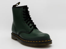 Carica l&#39;immagine nel visualizzatore di Gallery, DR. MARTENS 1460 green smooth
