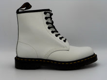 Carica l&#39;immagine nel visualizzatore di Gallery, DR. MARTENS 1460 white smooth
