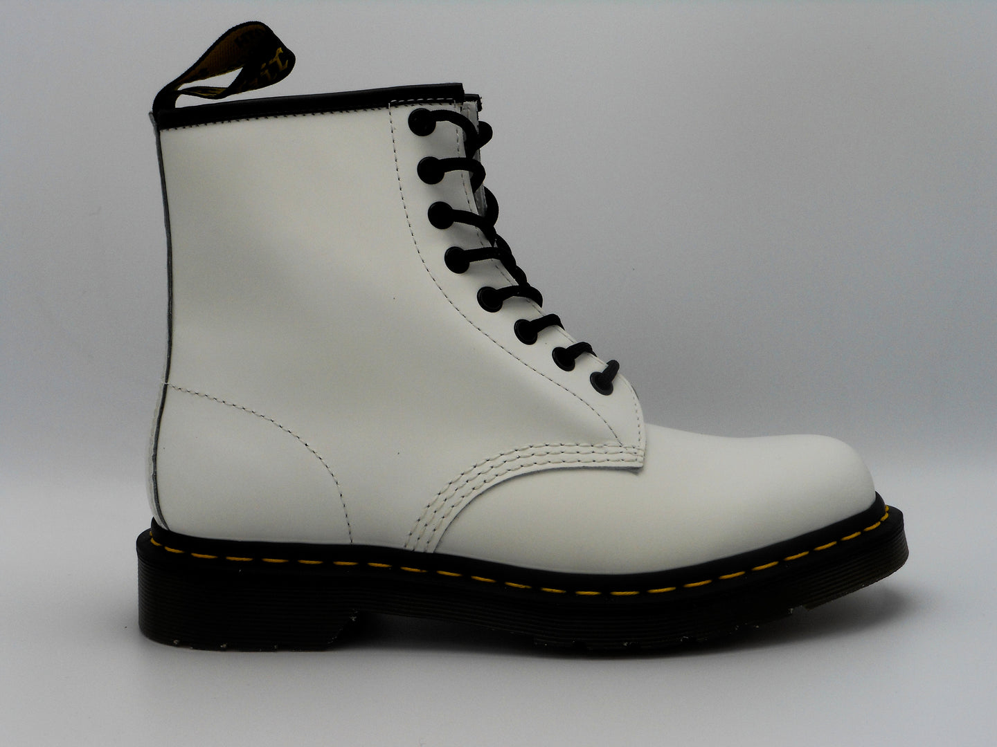 DR. MARTENS 1460 white smooth