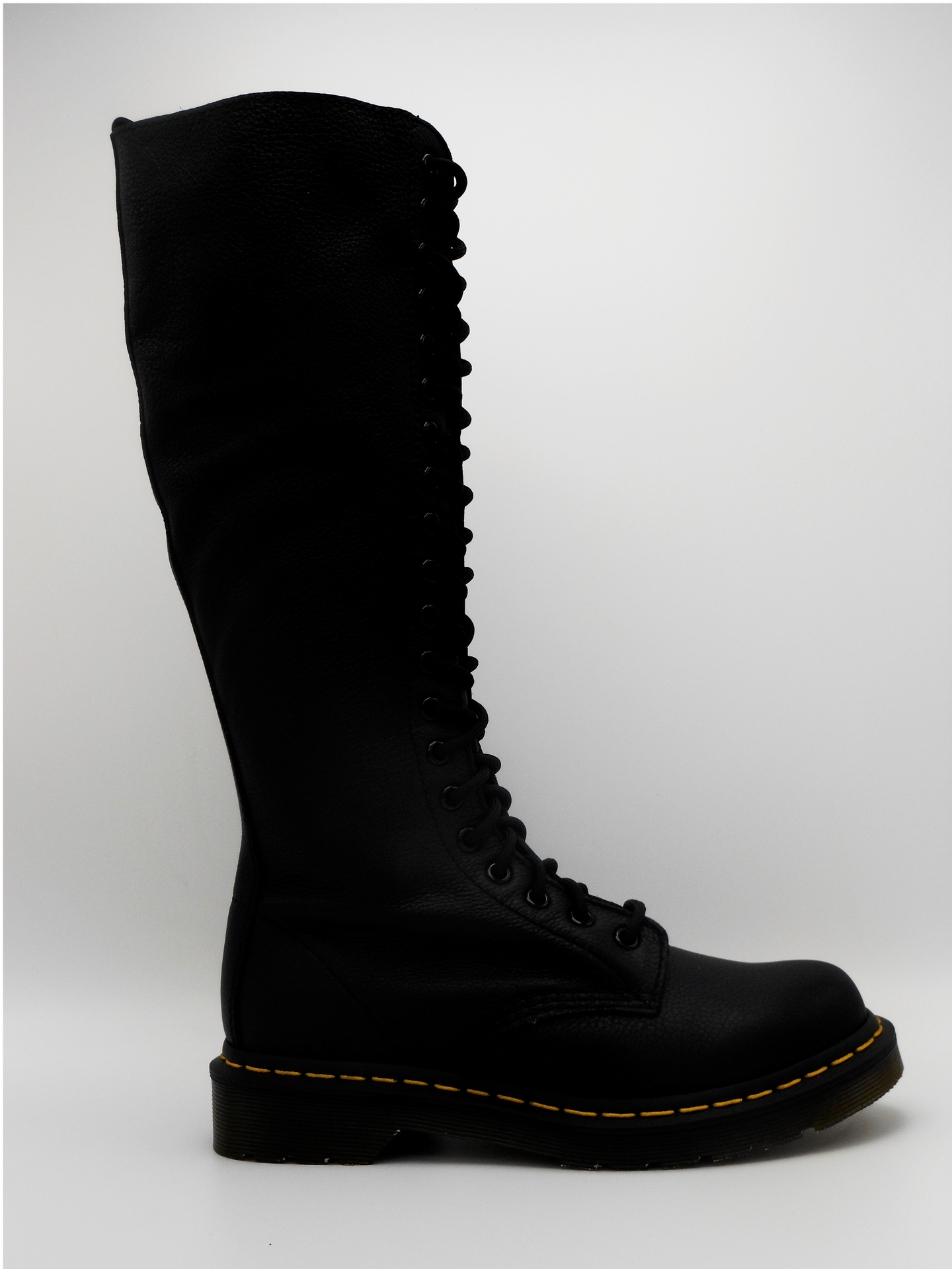 DR. MARTENS 1B60 black virginia